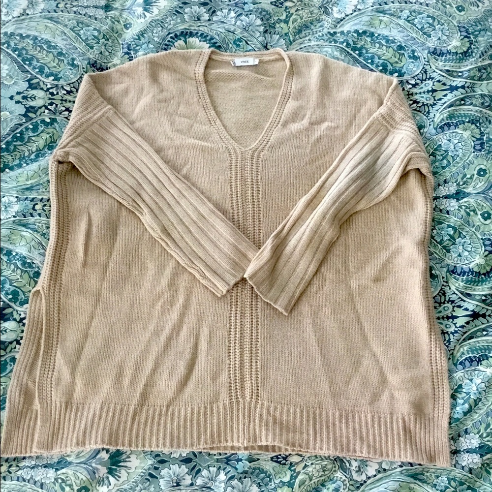 VINCE oversized boxy V Neck Sweater Beige Tan long sleeve Small